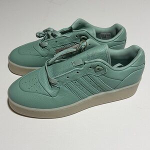 Adidas Rivalry Lux Low Men’s 9.5 Hazy Green Cream White Classic Sneakers